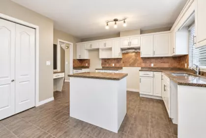 Kitchen Photo of 3 1615 Shaughnessy Street, Port Coquitlam, BC