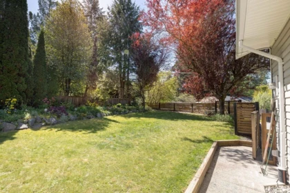 Garden / Landscaping Photo of 5700 Trident Avenue, Sechelt, BC