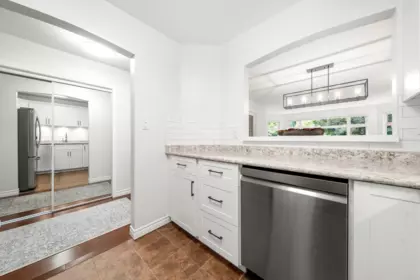 Laundry Room Photo of 412 1220 Fir Street, White Rock, BC