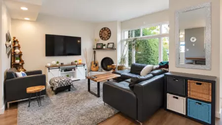 Living Room Photo of 3352 Vincent Street, Port Coquitlam, BC