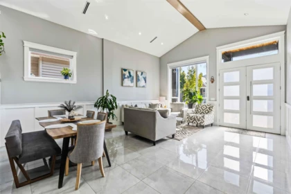 Kitchen Island Photo of 17359 64a Avenue, Surrey, BC
