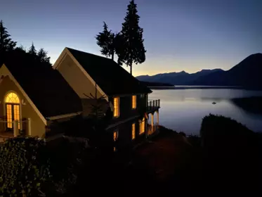 6560 N Gale Avenue, Sechelt, BC, Sechelt — Single Family Residence for sale