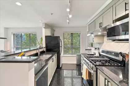 303 2015 Trafalgar Street, Vancouver, BC, Vancouver — Apartment/Condo for sale