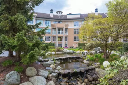 422 3629 Deercrest Drive, North Vancouver, BC, North Vancouver — Apartment/Condo for sale