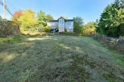 547 N Fletcher Road, Gibsons, BC, Gibsons — Single Family Residence for sale