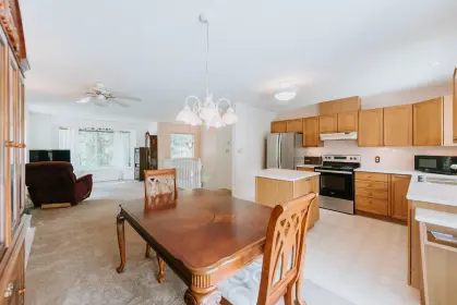 5810 Reef Road, Sechelt, BC, Sechelt — Single Family Residence for sale