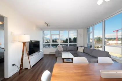702 4400 Buchanan Street, Burnaby, BC, Burnaby — Apartment/Condo for sale