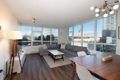 702 4400 Buchanan Street, Burnaby, BC, Burnaby — Apartment/Condo for sale