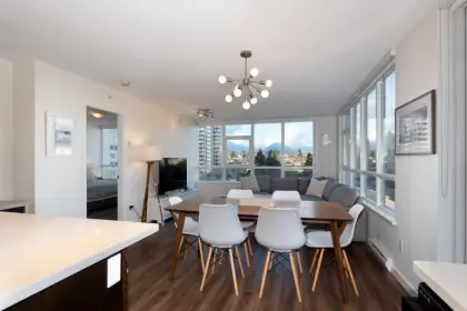 702 4400 Buchanan Street, Burnaby, BC, Burnaby — Apartment/Condo for sale