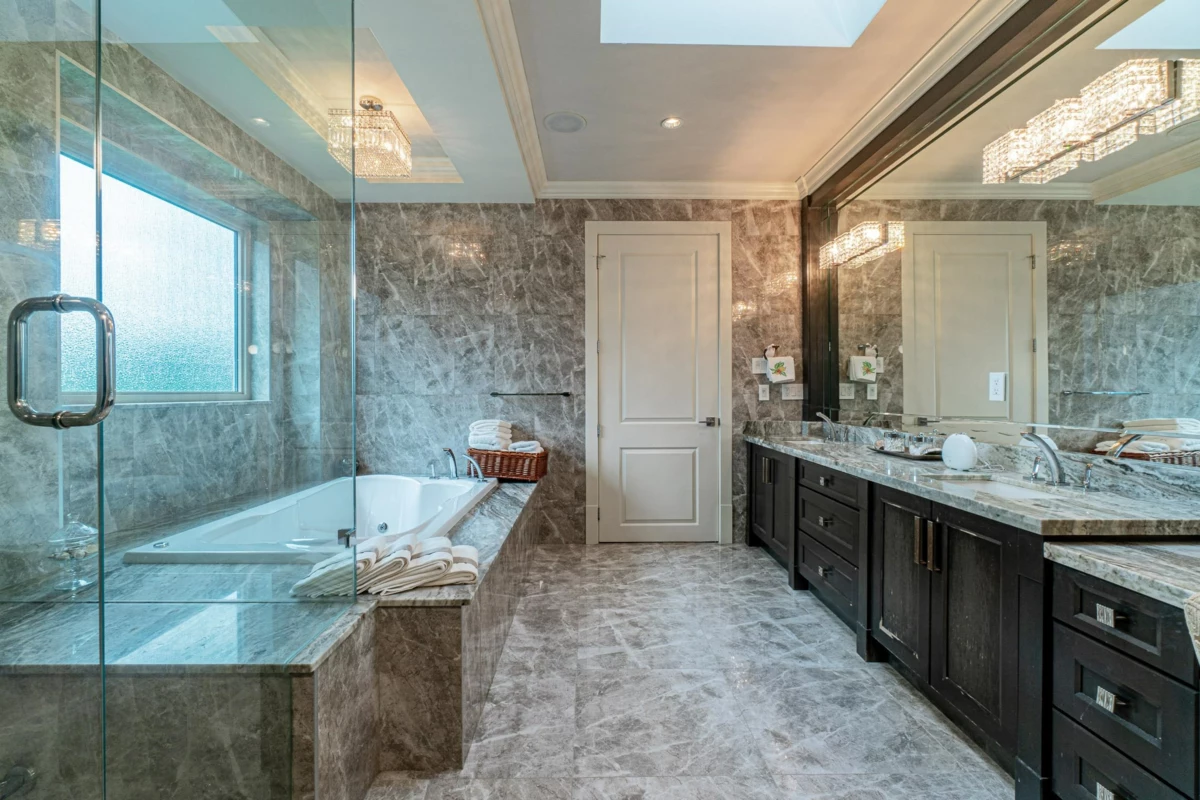 Hallway Photo of 6680 Maple Road, Richmond, BC