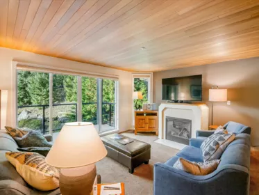 206 3217 Blueberry Drive, Whistler, BC, Whistler — Apartment/Condo for sale