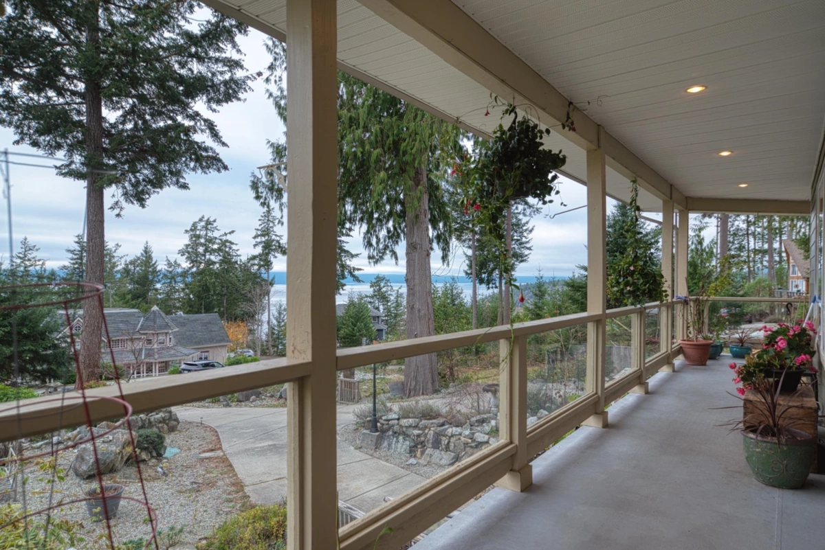 Dining Area Photo of 4177 Johnston Heights Drive, Garden Bay, BC