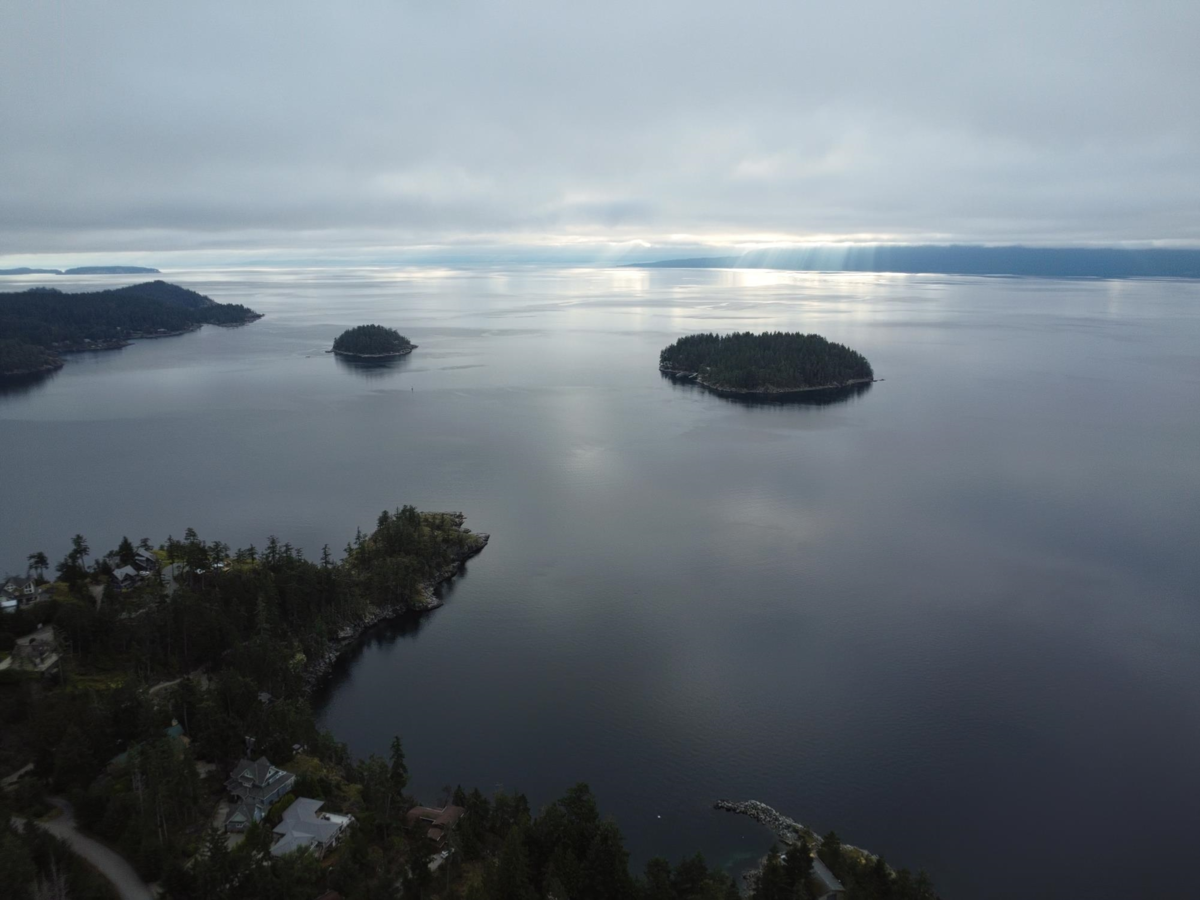 Kitchen Photo of 4177 Johnston Heights Drive, Garden Bay, BC