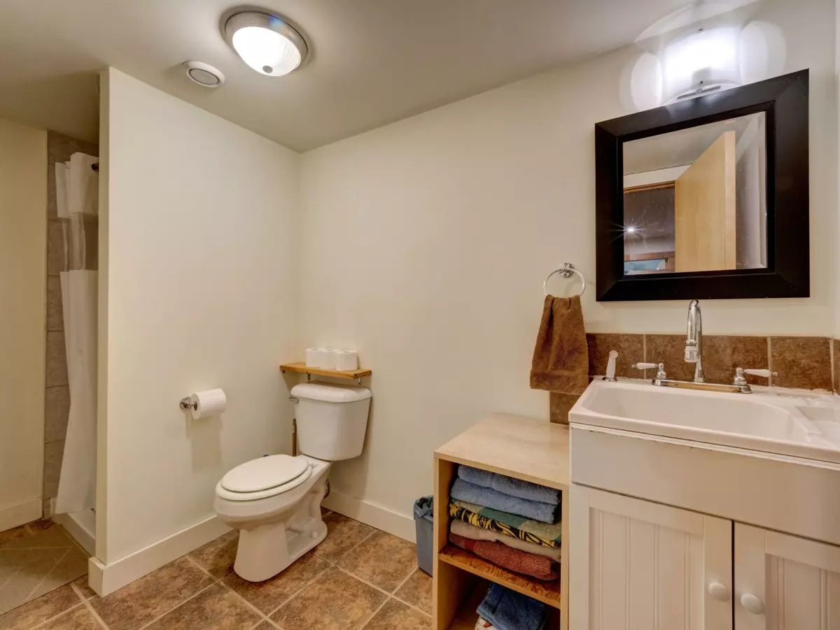 Hallway Photo of 6373 N Gale Avenue, Sechelt, BC