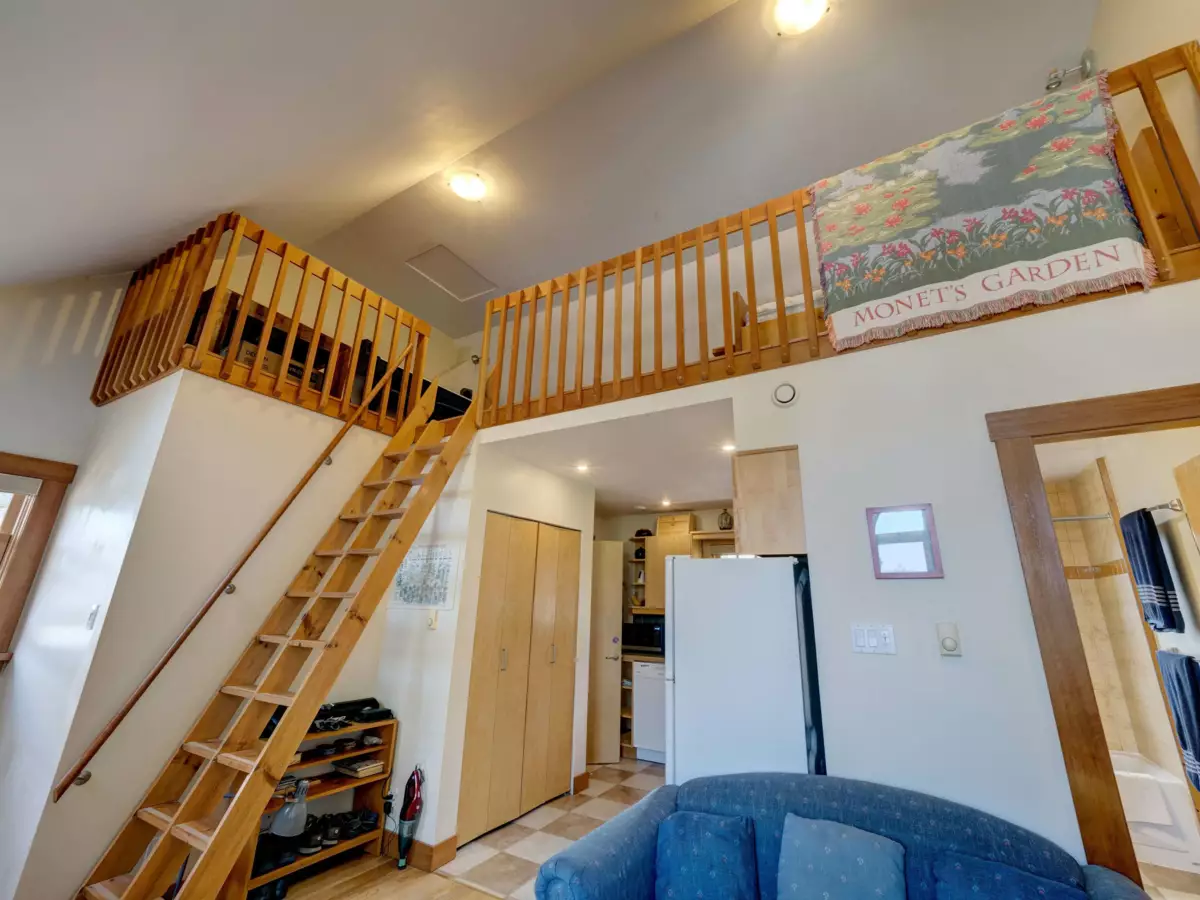 Outdoor Deck Photo of 6373 N Gale Avenue, Sechelt, BC