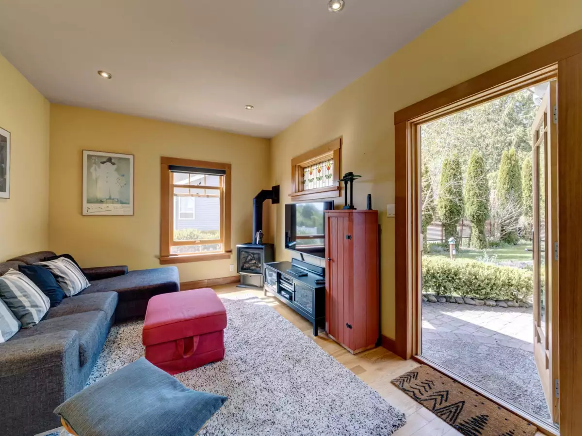 Primary Bathroom Photo of 6373 N Gale Avenue, Sechelt, BC