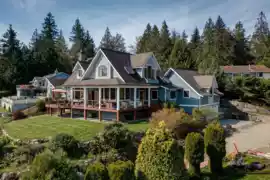 6373 N Gale Avenue, Sechelt, BC