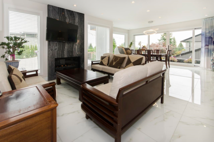 Family Room Photo of 2010 Queens Avenue, West Vancouver, BC
