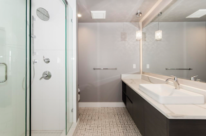 Primary Bathroom Photo of 2010 Queens Avenue, West Vancouver, BC