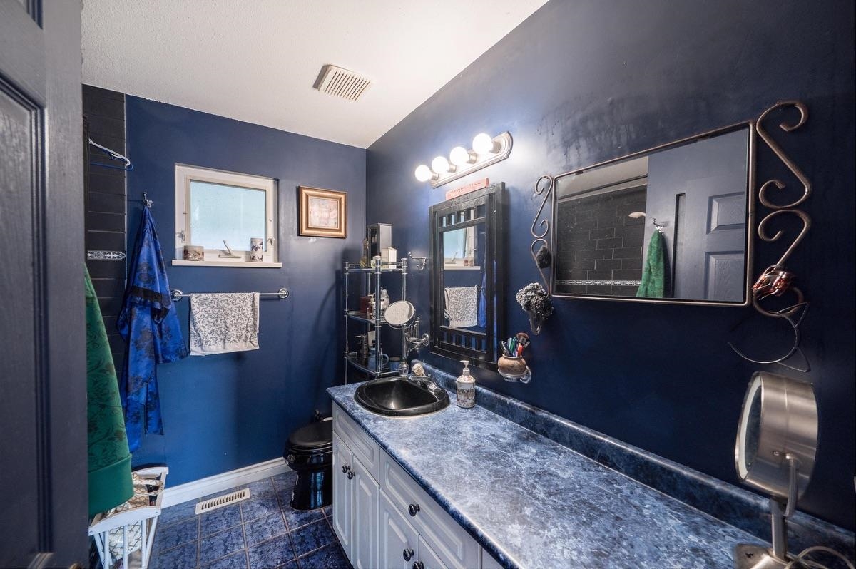 Bedroom 3 Photo of 28316 Dewdney Trunk Road, Maple Ridge, BC