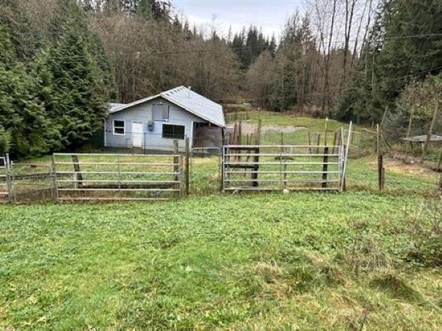 Community Amenities Photo (Clubhouse) of 28316 Dewdney Trunk Road, Maple Ridge, BC