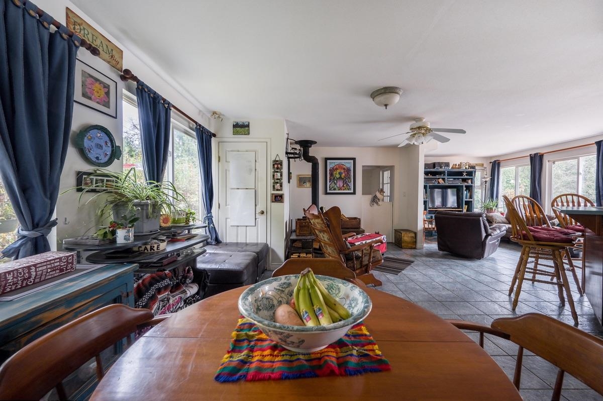 Walk-In Closet Photo of 28316 Dewdney Trunk Road, Maple Ridge, BC