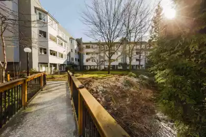 Garden / Landscaping Photo of 402 9880 Manchester Drive, Burnaby, BC
