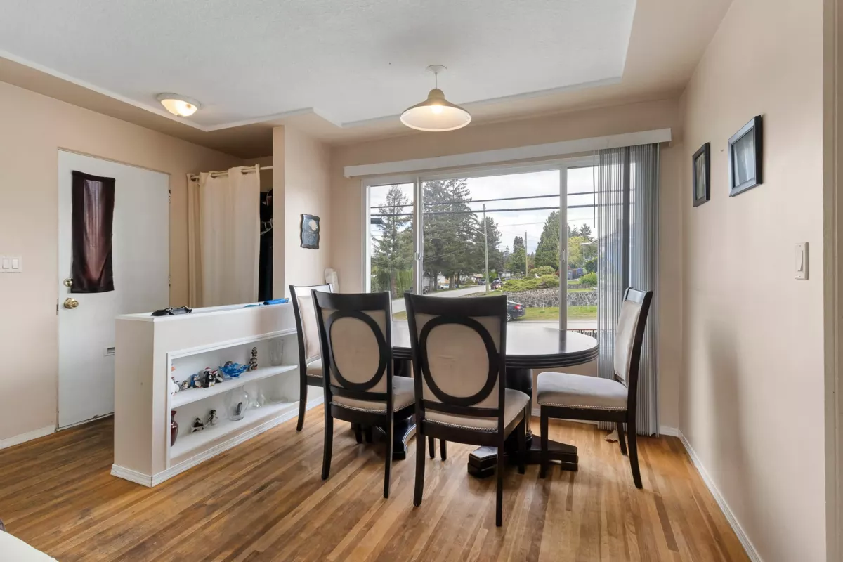 Dining Area Photo of 10184 127 Street, Surrey, BC