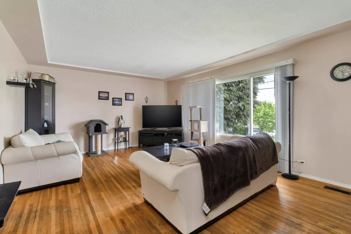 Family Room Photo of 10184 127 Street, Surrey, BC