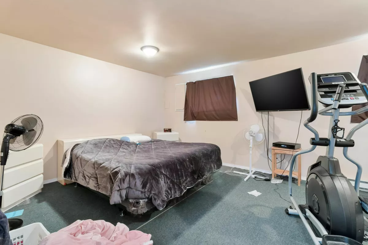 Guest Bathroom Photo of 10184 127 Street, Surrey, BC