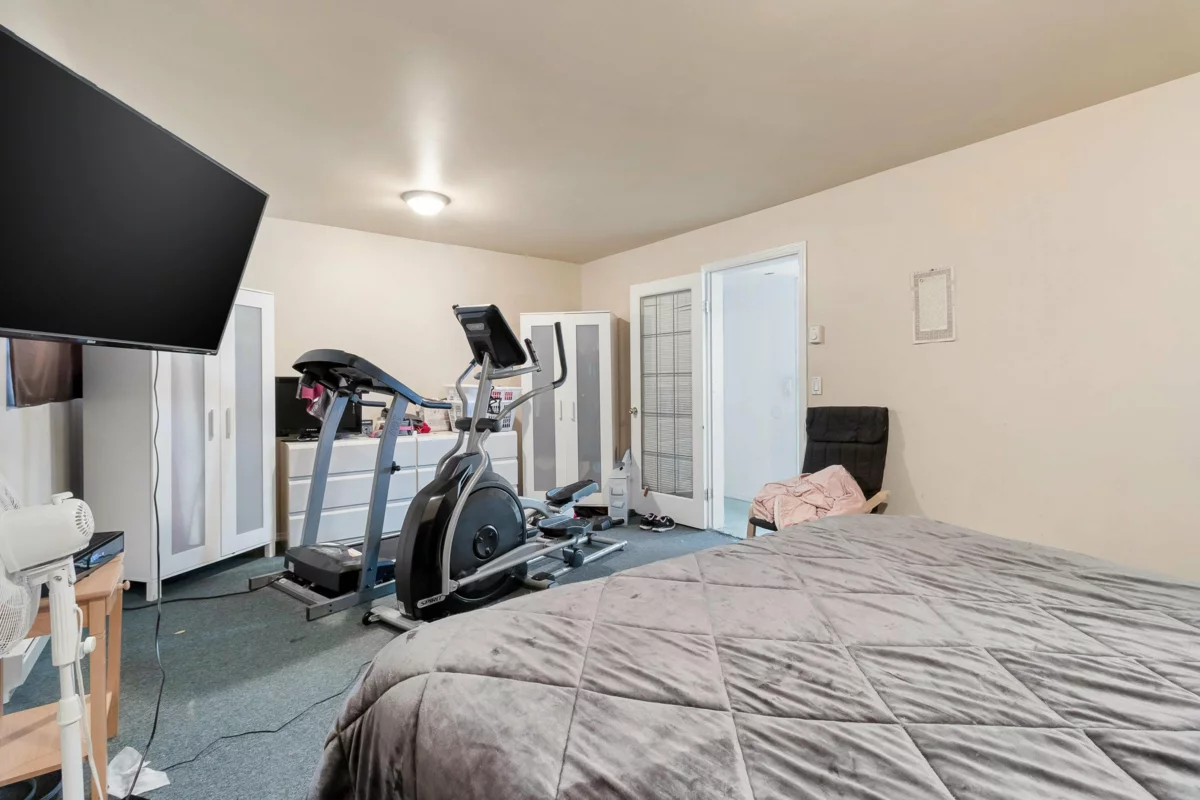 Powder Room Photo of 10184 127 Street, Surrey, BC