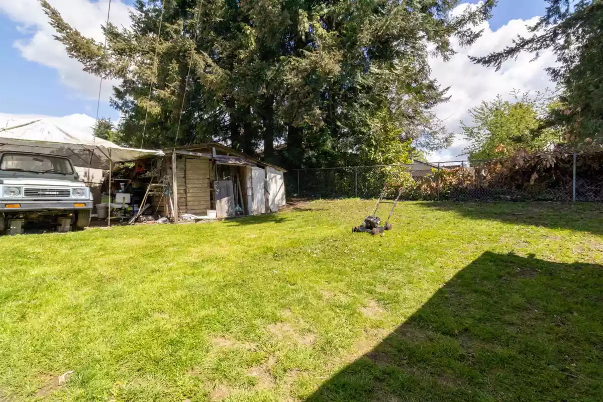 Swimming Pool Photo of 10184 127 Street, Surrey, BC