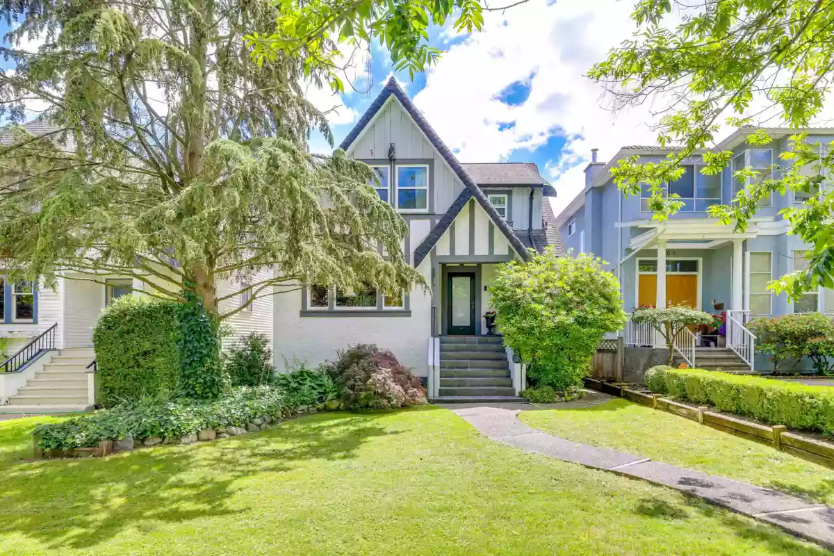 Family Room Photo of 252 W 23rd Avenue, Vancouver, BC