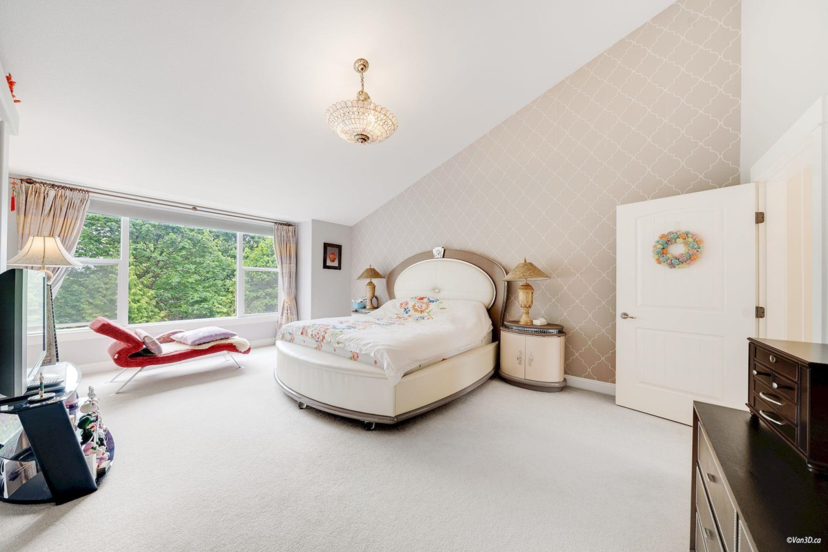 Dining Area Photo of 11353 154a Street, Surrey, BC