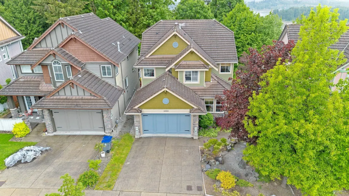 Entry Foyer Photo of 11353 154a Street, Surrey, BC
