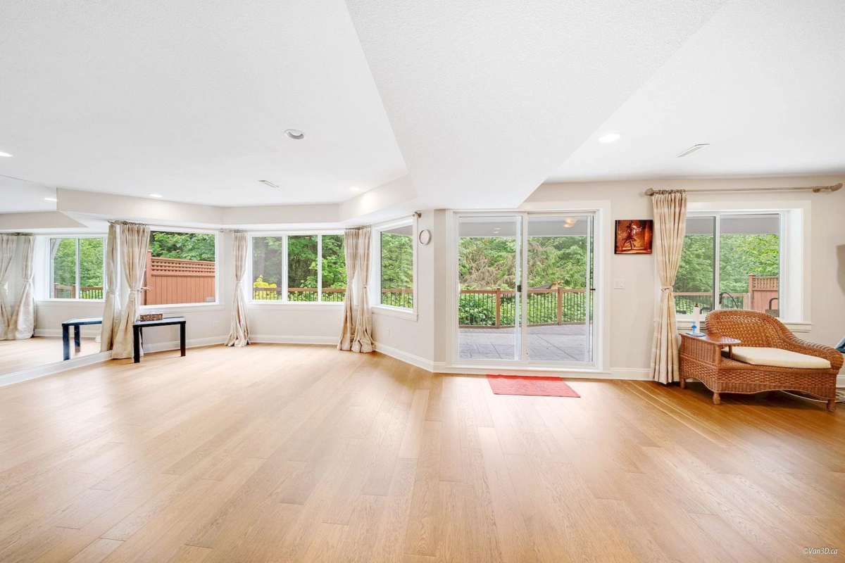 Hot Tub / Spa Photo of 11353 154a Street, Surrey, BC