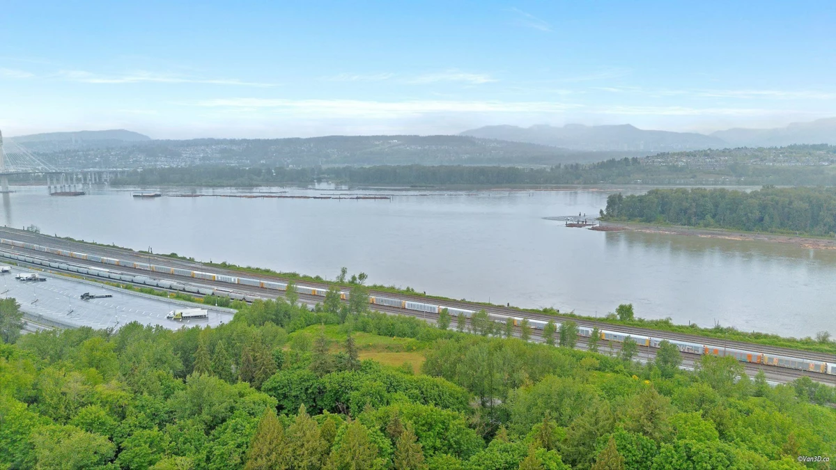 Kitchen Photo of 11353 154a Street, Surrey, BC