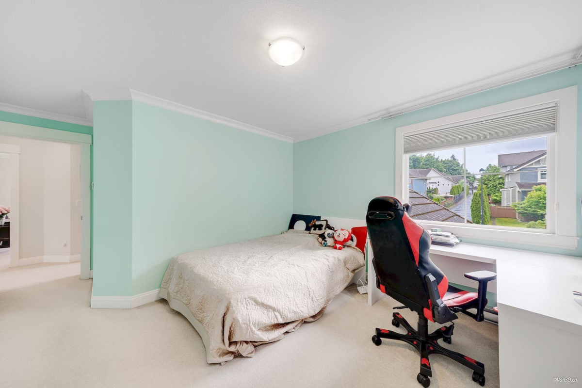 Powder Room Photo of 11353 154a Street, Surrey, BC