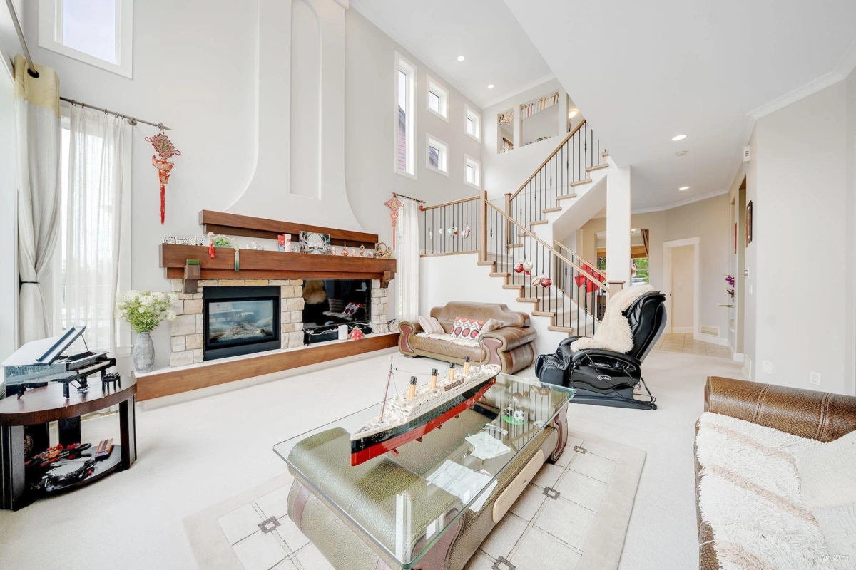 Staircase Photo of 11353 154a Street, Surrey, BC