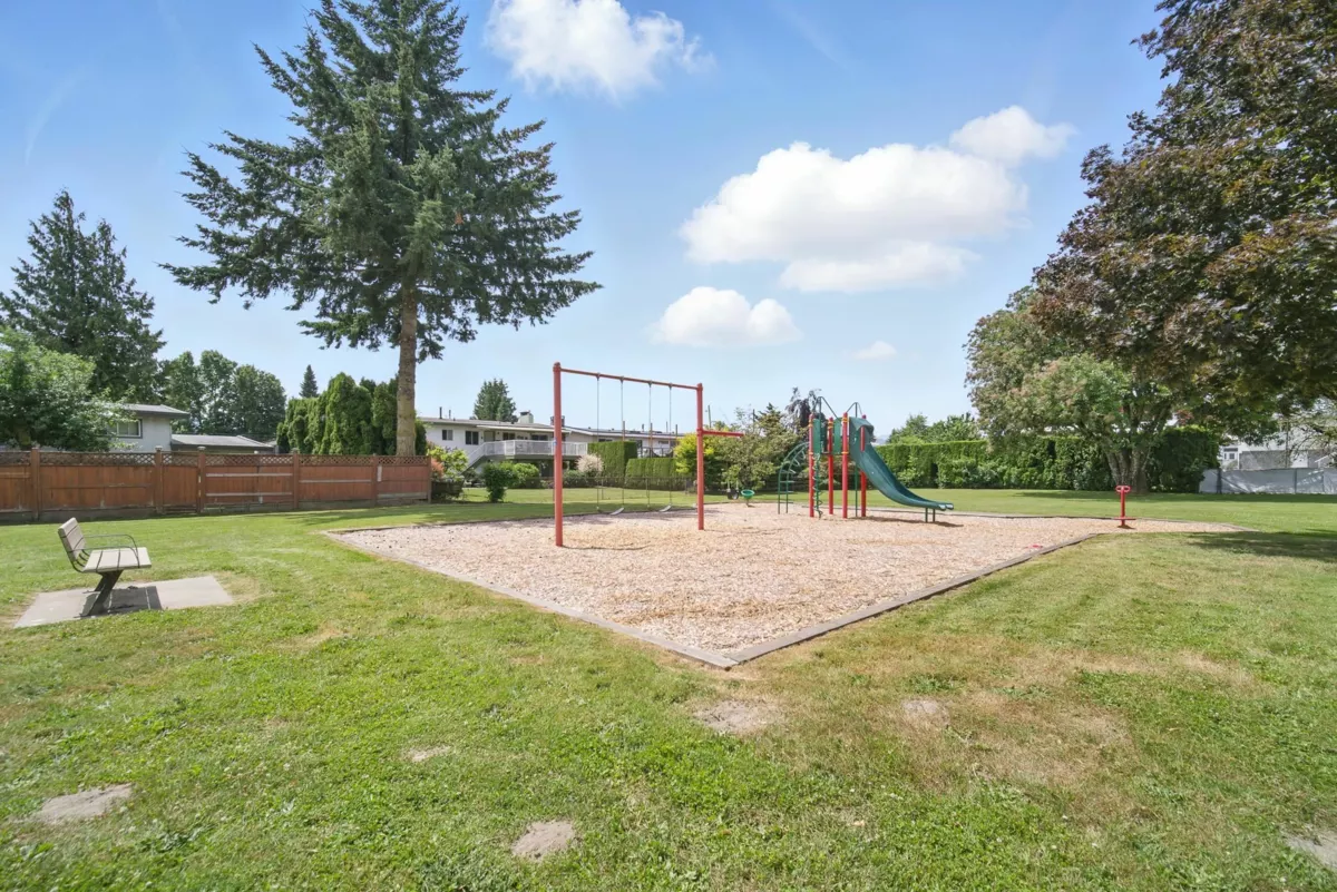 Entry Foyer Photo of 10065 Dublin Drive, Chilliwack, BC