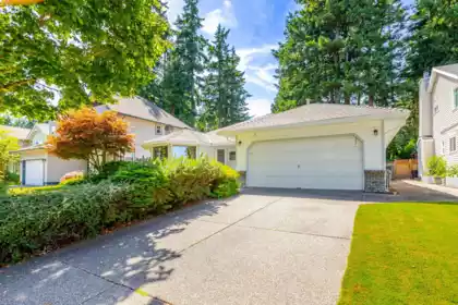 965 164a St. Street, Surrey, BC, Surrey — Single Family Residence for sale