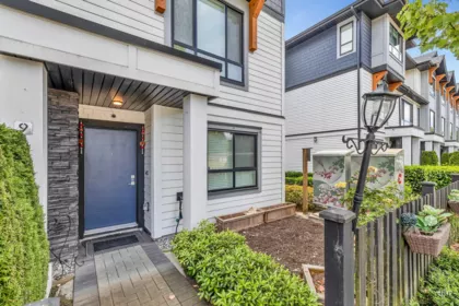 9 19704 55a Avenue, Langley, BC, Langley — Townhouse for sale