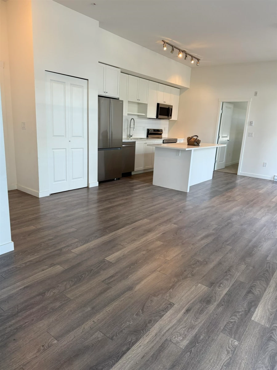 Family Room Photo of 508 15835 85 Avenue, Surrey, BC