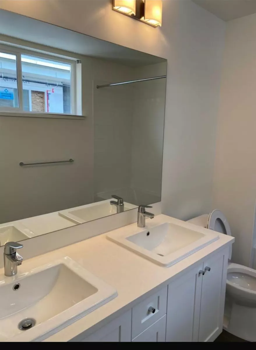 Kitchen Photo of 508 15835 85 Avenue, Surrey, BC