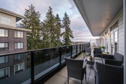 Hallway Photo of 508 15835 85 Avenue, Surrey, BC