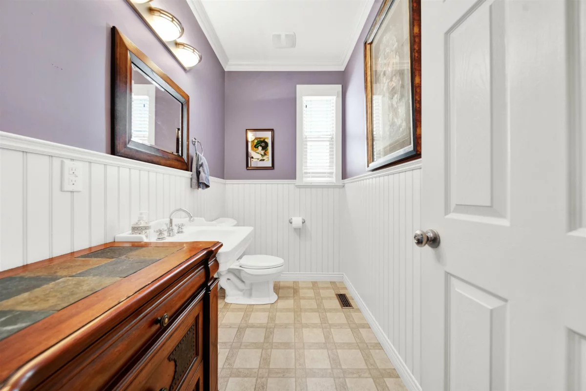 Primary Bathroom Photo of 6081 164a Street, Surrey, BC