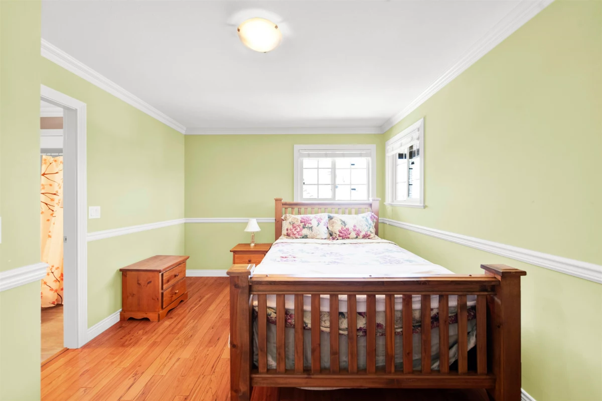 Swimming Pool Photo of 6081 164a Street, Surrey, BC