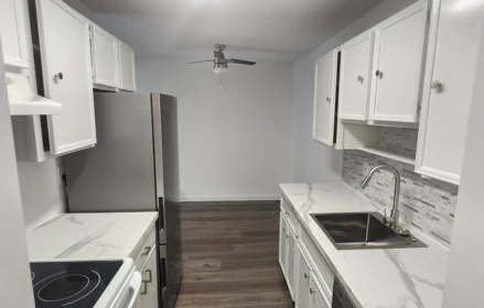 201 9101 Horne Street, Burnaby, BC, Burnaby — Apartment/Condo for sale