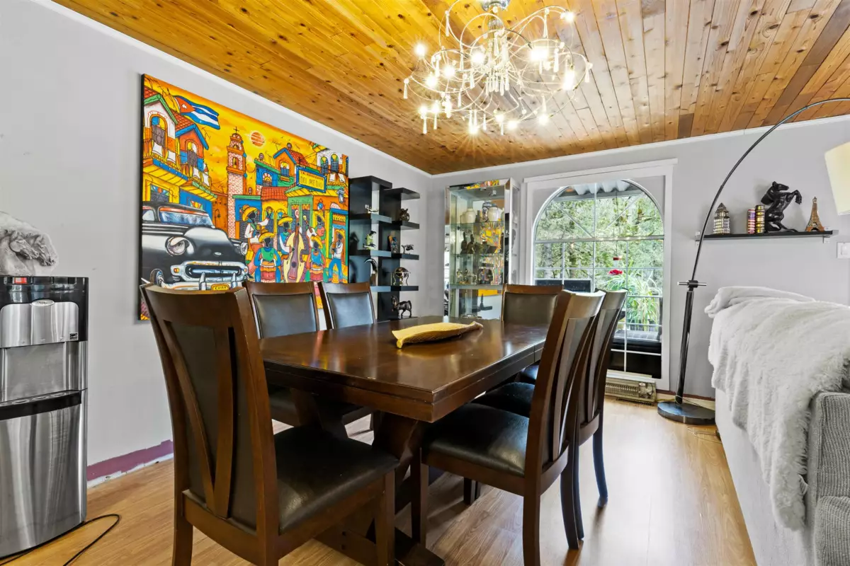 Hallway Photo of 3975 Bourne Road, Sardis - Chwk River Valley, BC