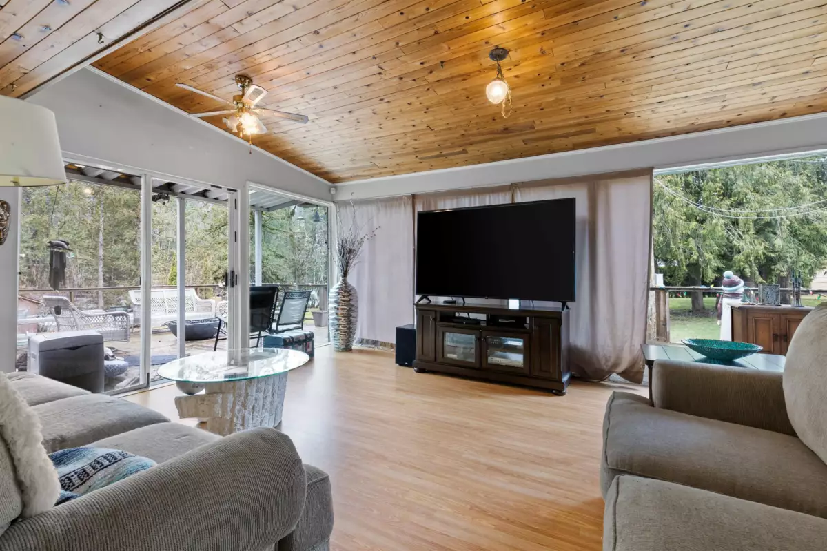 Staircase Photo of 3975 Bourne Road, Sardis - Chwk River Valley, BC